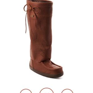 Size 5 Manitoba mukluk worn 2 times